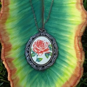 💮 Vintage Inspired Delicate Rose Necklace